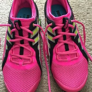 PUMA Women's Voltaic 4 Mesh women's 10 EUC