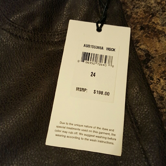 7 For All Mankind - Picture 3 of 4