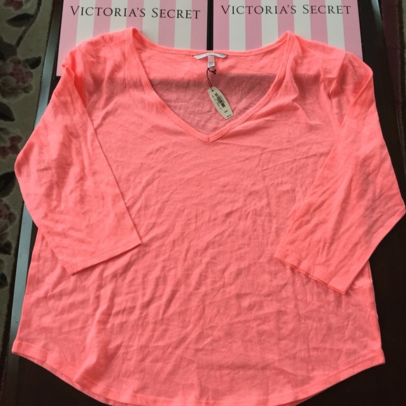 NWT VICTORIA'S SECRET MEDIUM LONGSLEEVE TOP