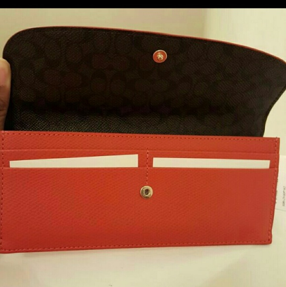*** SOLD*** NWT AUTH COACH SOFT LEATHER WALLET - Picture 2 of 4