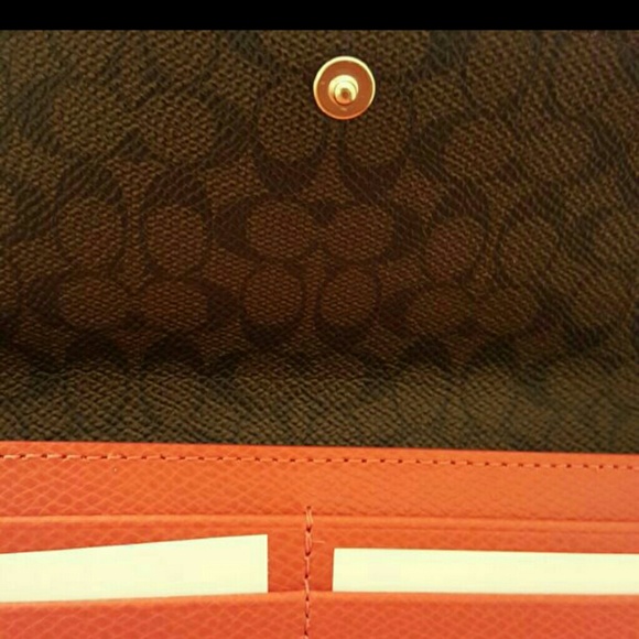 *** SOLD*** NWT AUTH COACH SOFT LEATHER WALLET - Picture 3 of 4