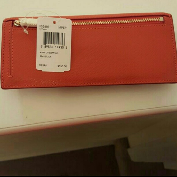 *** SOLD*** NWT AUTH COACH SOFT LEATHER WALLET - Picture 4 of 4