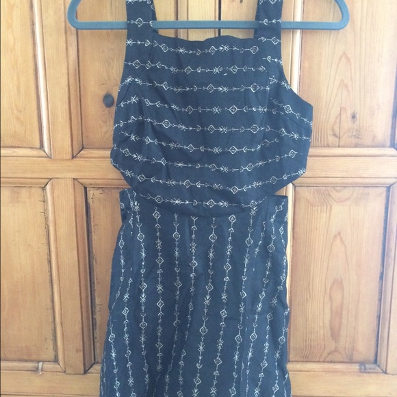 Urban Outfitters Ecote Cut Out dress. - Picture 4 of 4