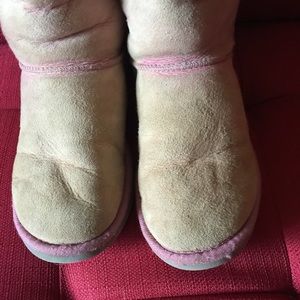 Pink uggs