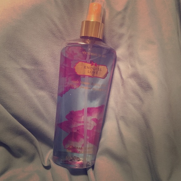 Victoria secret body spray - Picture 1 of 1