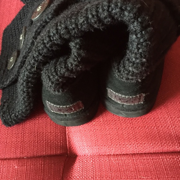 Black knit uggs
