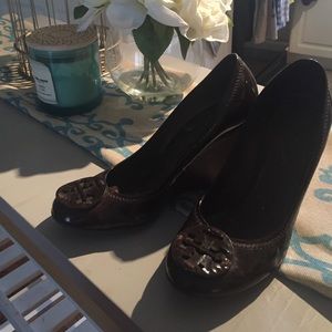 Brown Tory Burch Wedge - DAMAGE INSIDE