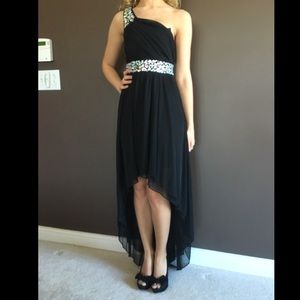 ❌SOLD❌ Black high low