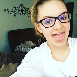 Meet your Posher, Emiline