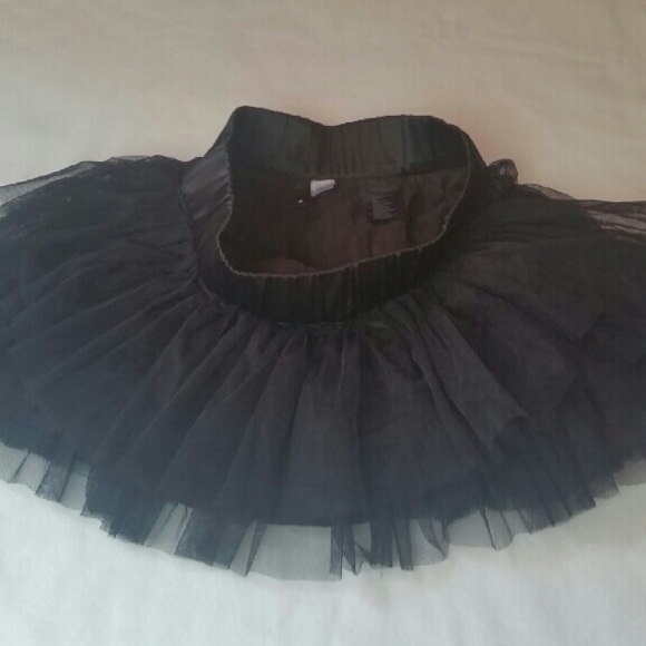 H&M Dresses & Skirts - 🎉HOST PICK🎉 short black H&M  Tulle Skirt