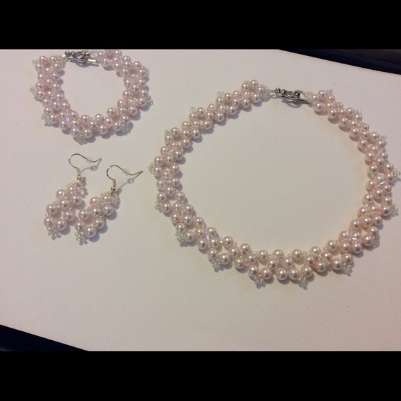 Swarovski pearl and Crystal bridal/bridesmaid set - Picture 1 of 2