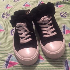 Bow black and white sneakers