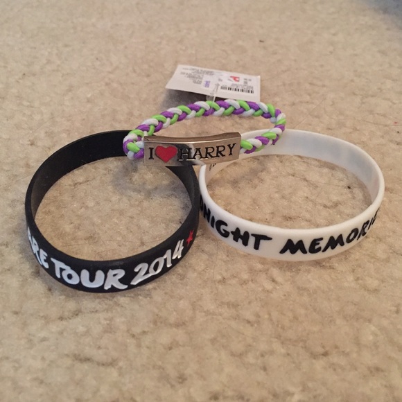 One direction bracelets!!