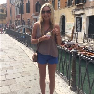 Meet your Posher, Casey