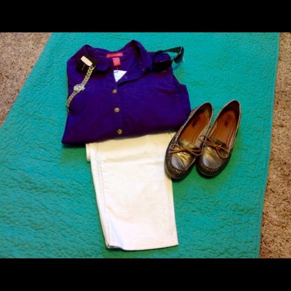 WomanWitin Tops - Brand New Purple Button Down