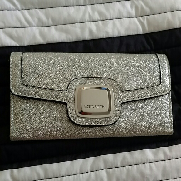 Jaclyn smith BonTon Trifold sparkly silver wallet