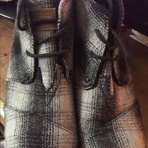 Toms Plaid Wedges