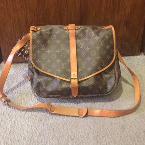 Louis Vuitton Saumur 35