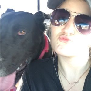 Meet your Posher, Carli