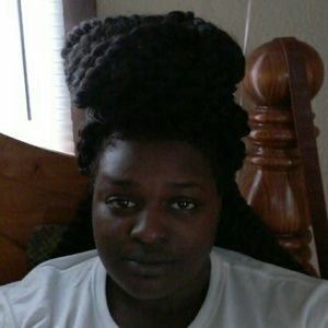 Meet your Posher, Monique