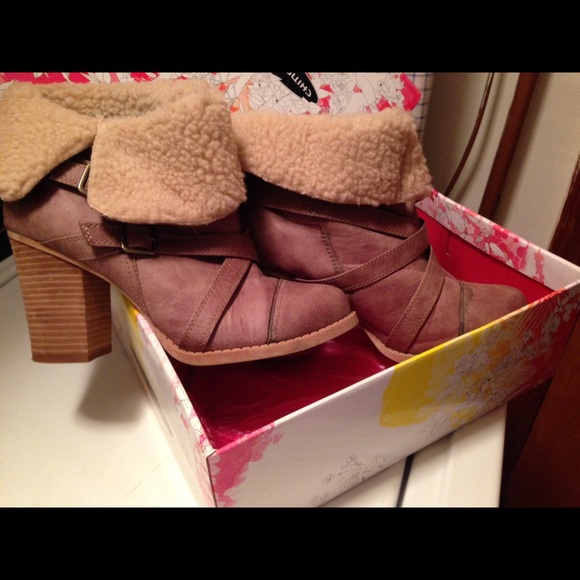 Ankle boots
