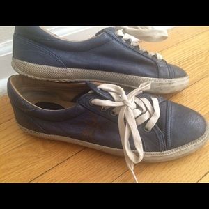 Flat leather sneakers