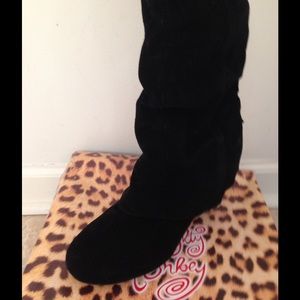 Black faux suede mid boots