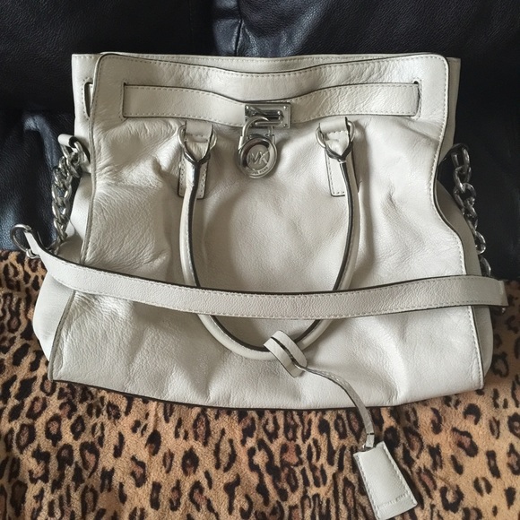 Michael Kors Handbags - ❗️SALE~MICHAEL KORS vanilla soft leather Hamilton