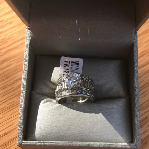 2 ct Stainless Steel Brilliant CZ Ring - Picture 2 of 7