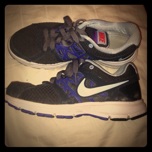 Sale!! Grey Nikes