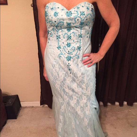 Dresses & Skirts - Light blue prom dress, mermaid fit