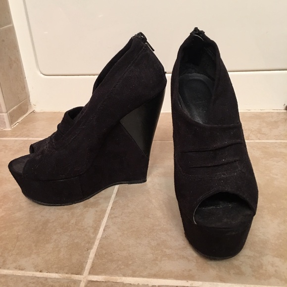 Black velvet wedge peep toe shoes