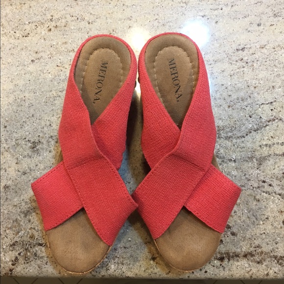 Coral Cork Wedges
