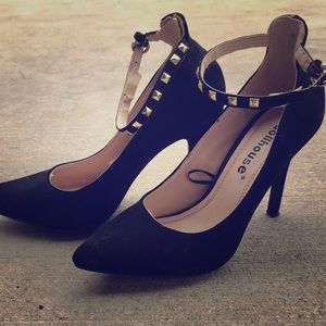 NWOT Stilettos with Strap