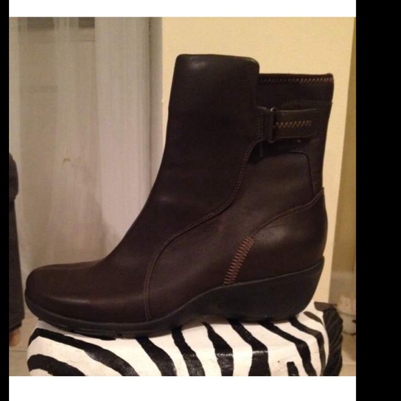 Waterproof Rain & Urban Boots - Picture 1 of 2