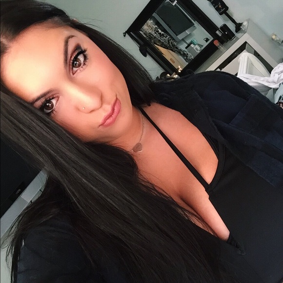 Meet your Posher, Taylor - Picture 1 of 1