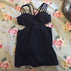 Black never worn lulu lemon tank w/ bra