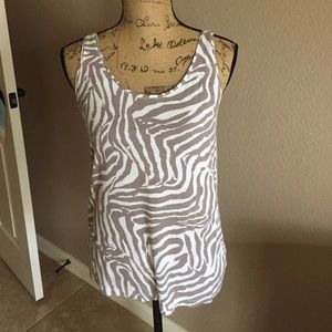 🚫SOLD🚫 Grey and white zebra tank.