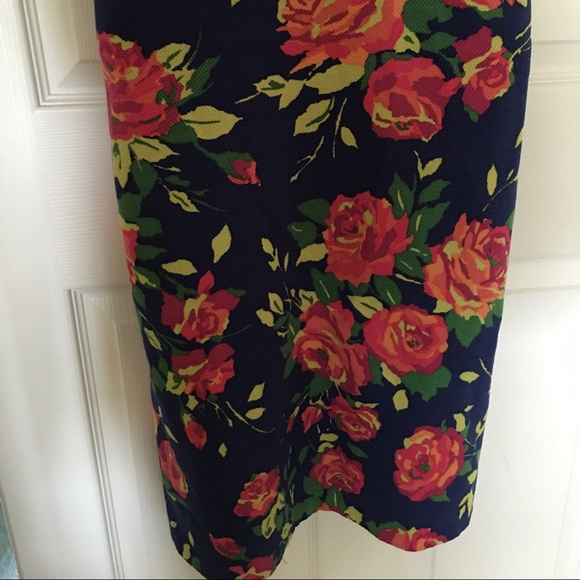 SOLD.  LANDS' END Dress. Scoop neck. Front pockets - Picture 3 of 4