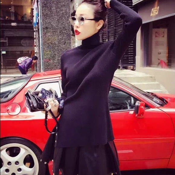 sweater - Picture 3 of 3