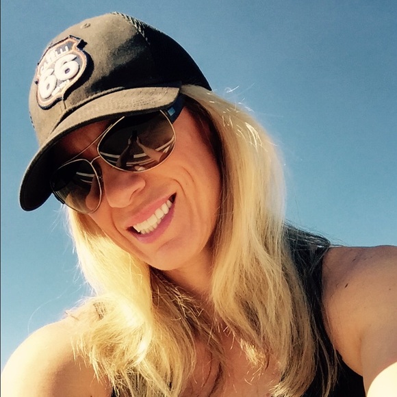 Meet your Posher, Leslie