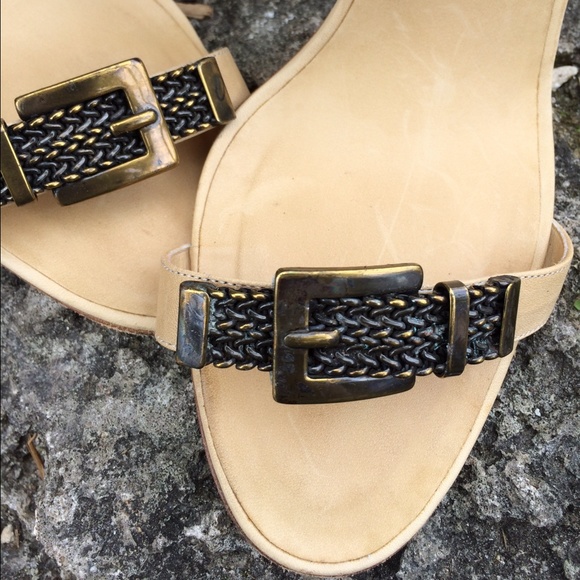 Good condition Manolo's 9.5 with dust cover - Picture 2 of 4