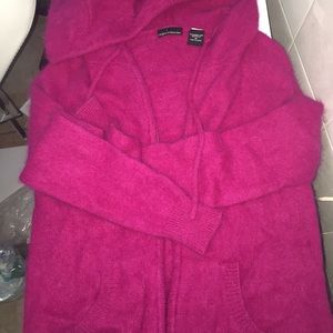 Like new sweater Moda International hoodie