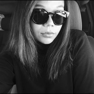 Meet your Posher, Courtney