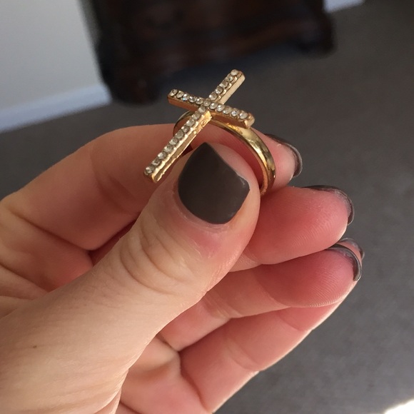 Gold cross ring - Picture 4 of 4