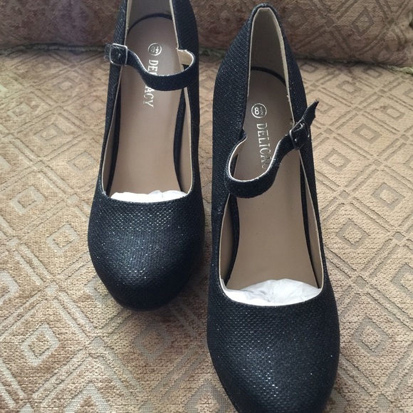 Delicacy Shoes - NEW item-never worn glitter platform shoes-👠👠