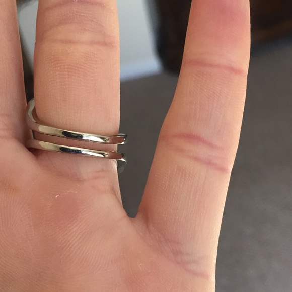Silver ring - Picture 2 of 4