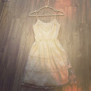 Floral lace flowy dress!