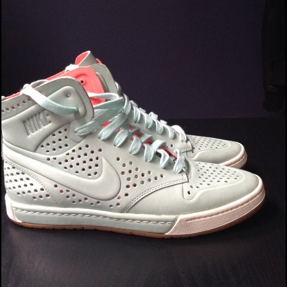 Nike Air Royalty MD LT VT NRG Sneakers women's Sz. 7 - Picture 5 of 7