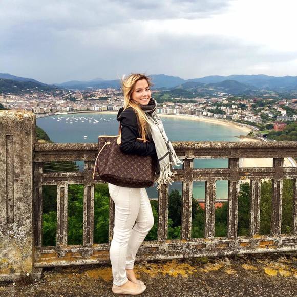 Meet your Posher, Carolina